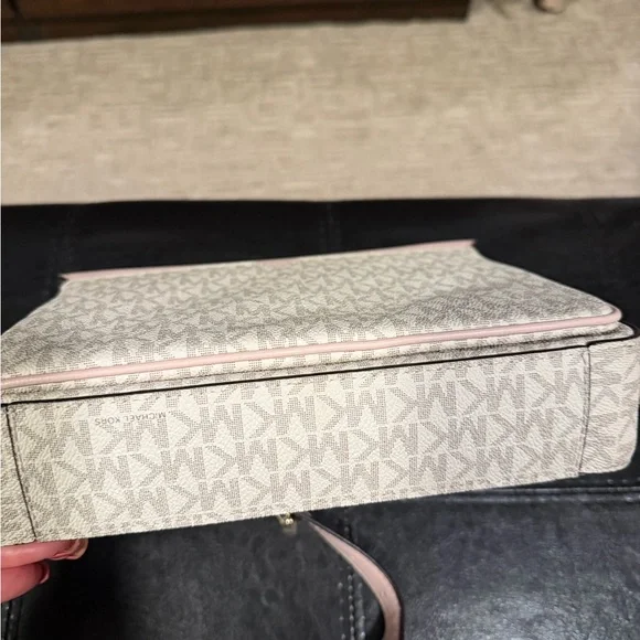 Michael Kors Pink and Cream Crossbody Purse - Picture 4 of 6